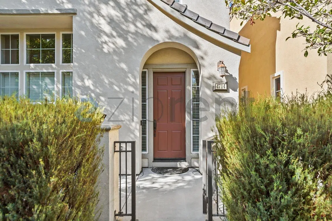 3 bed, 1890 sqft, $5,900 — Photo 2