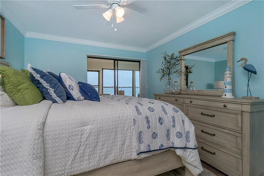 2 bed, 1.0 bath, 864 sqft, $3,000 — Photo 4