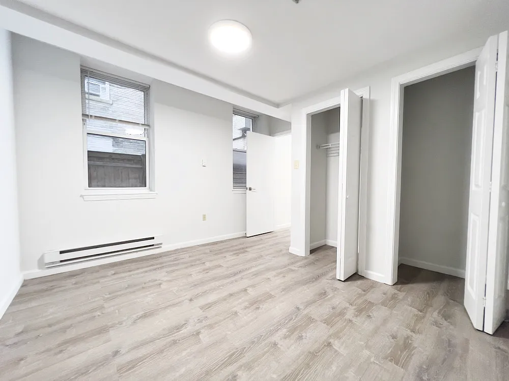 Building Photo - 32 Queensberry St #5