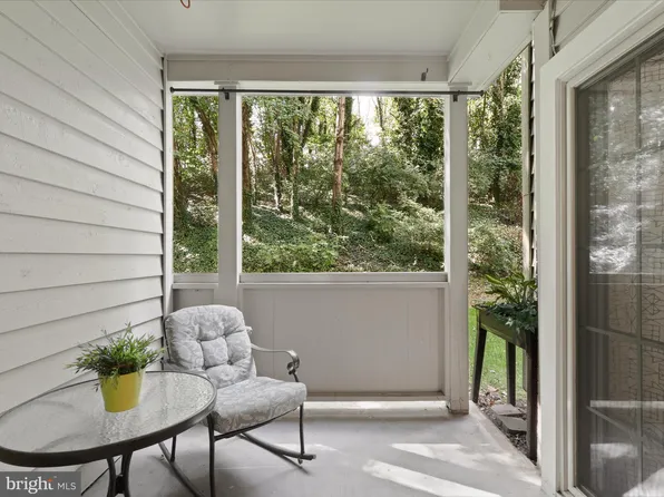 12161 Penderview Ter APT 906, Fairfax, VA 22033