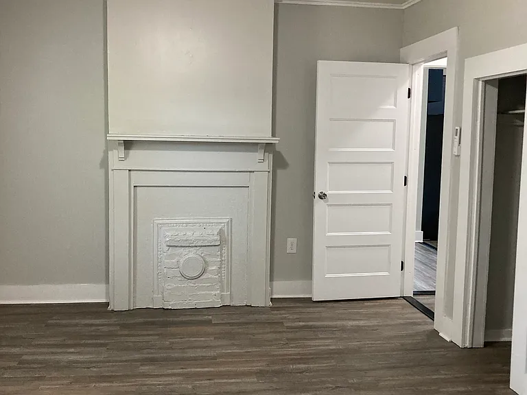 323 D St — Photo 28