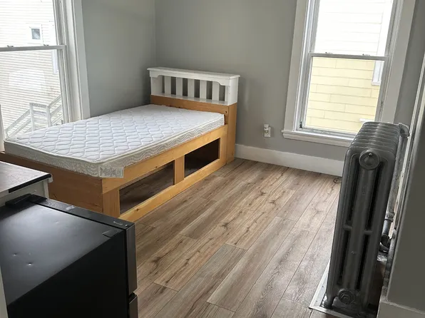 257 Turner St #7B, Auburn, ME 04210