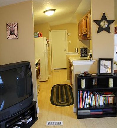 4th image of 33 Circle Dr