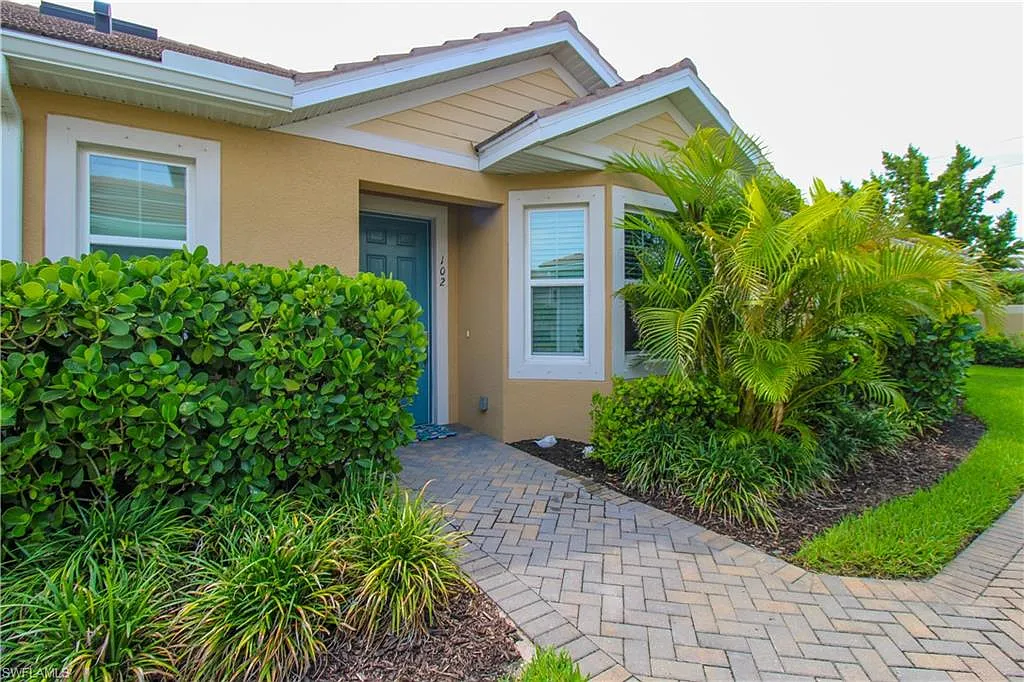 2 bed, 2.0 bath, 1460 sqft, $2,995 — Photo 3
