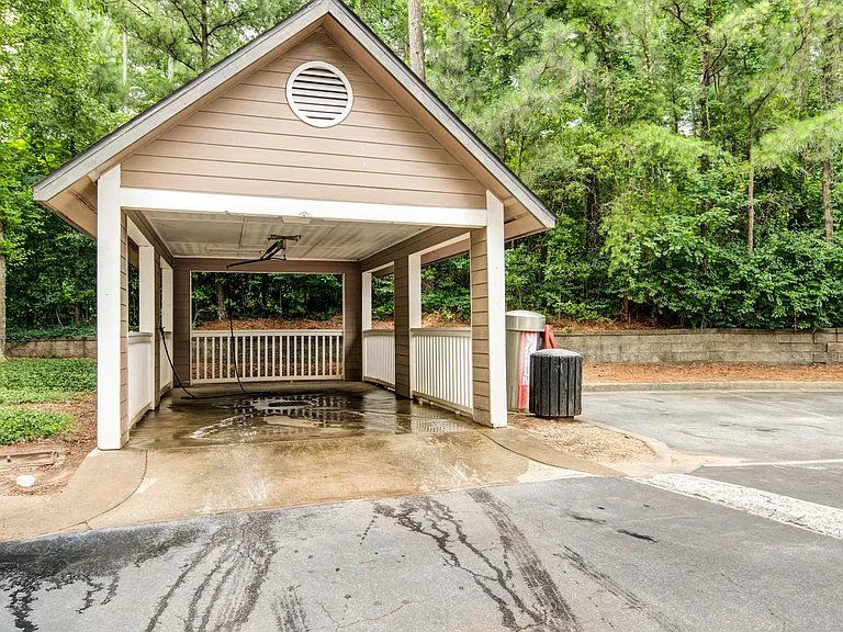 Azalea Springs — Photo 31