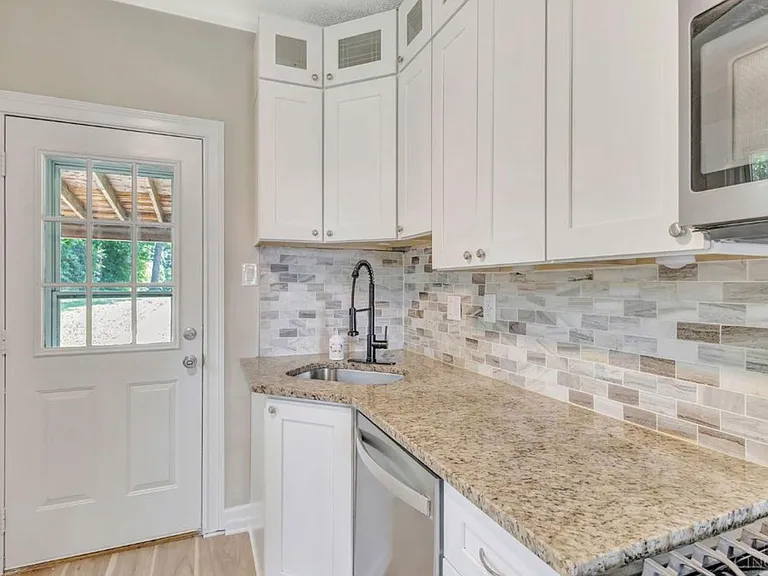 1646 King Ave — Photo 6