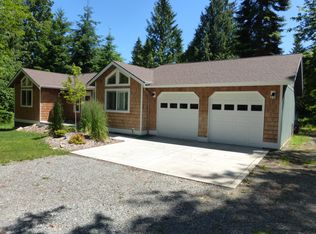 193 Elwha Bluffs Rd, Port Angeles, WA 98363