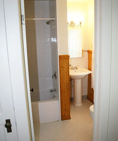 41 Clayton Ave — Photo 12