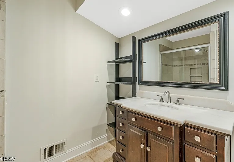 3 Tory Ct — Photo 26