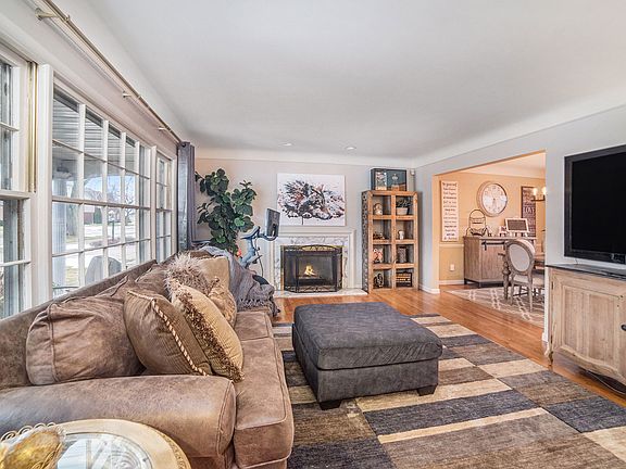 2nd image of 764 Moorland Dr