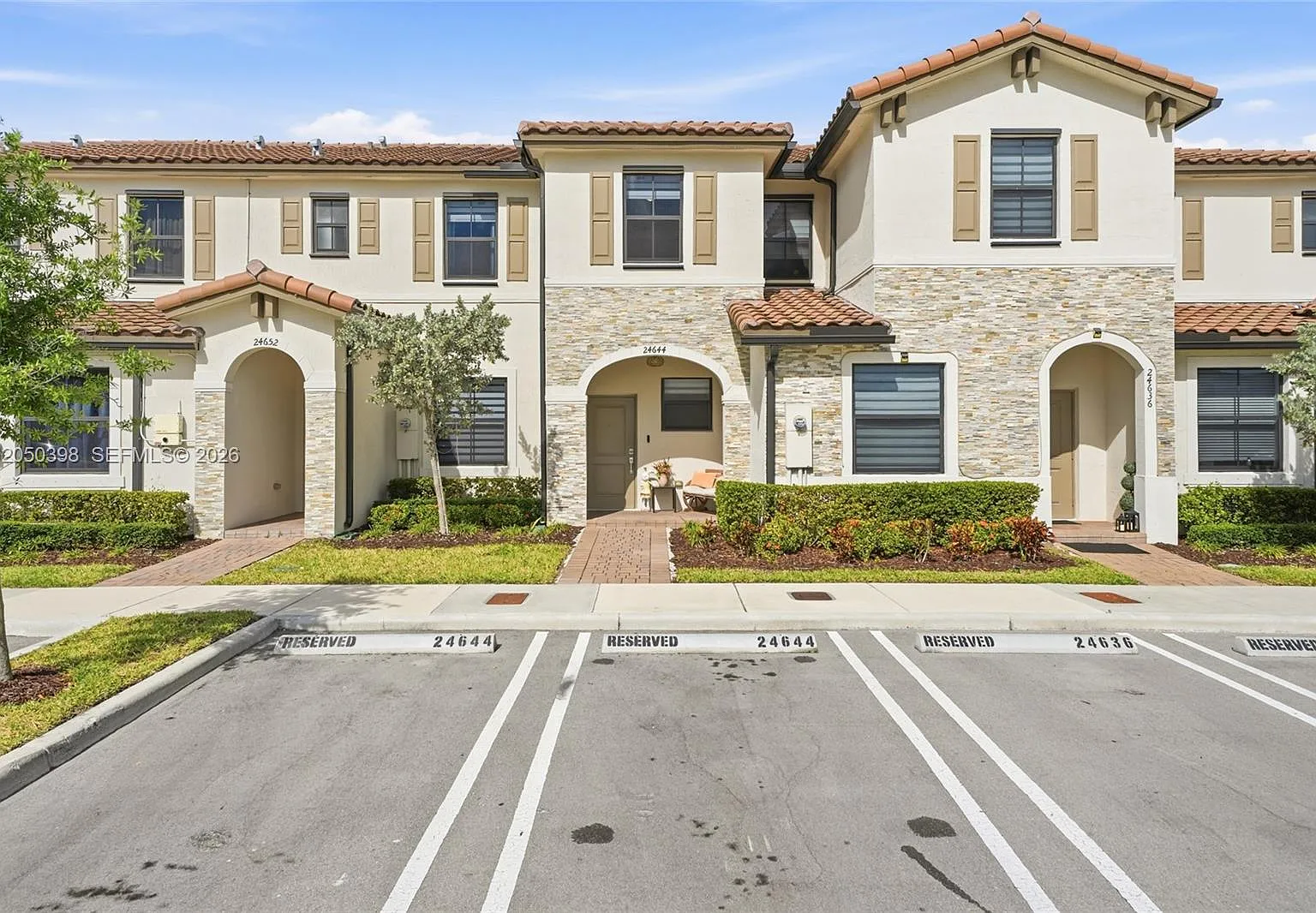 Silver Palm Residential H — Photo 1