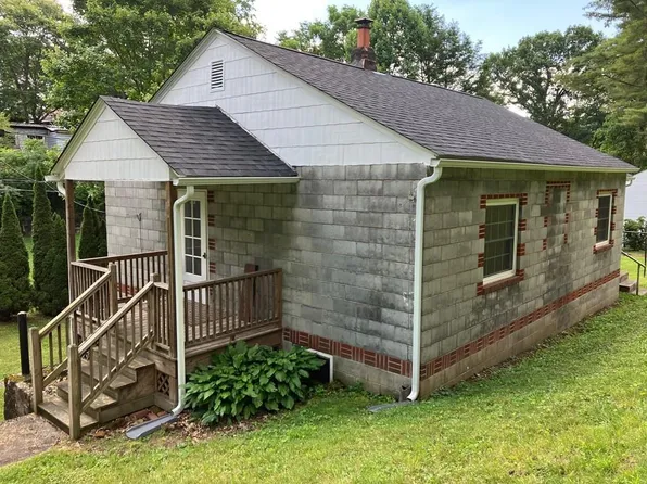 327 Polk Ave, Sophia, WV 25921