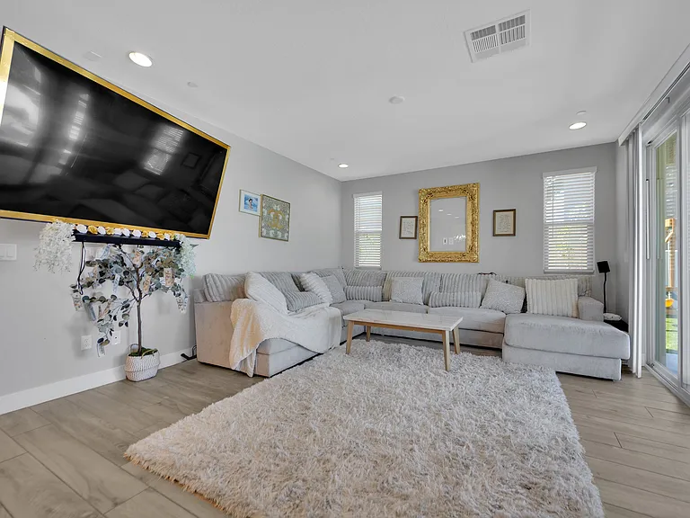 2252 Bird Of Prey St — Photo 13