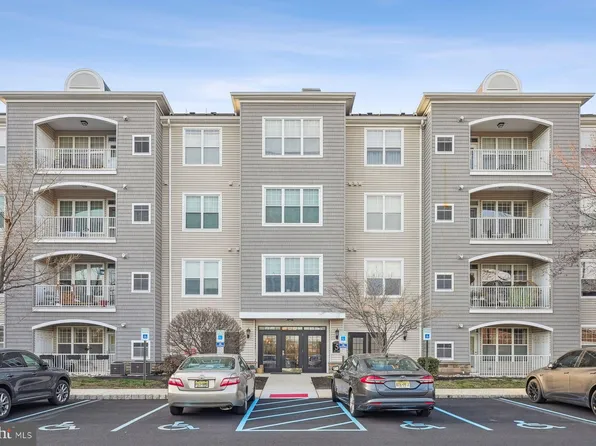 525 Masterson Ct, Trenton, NJ 08618