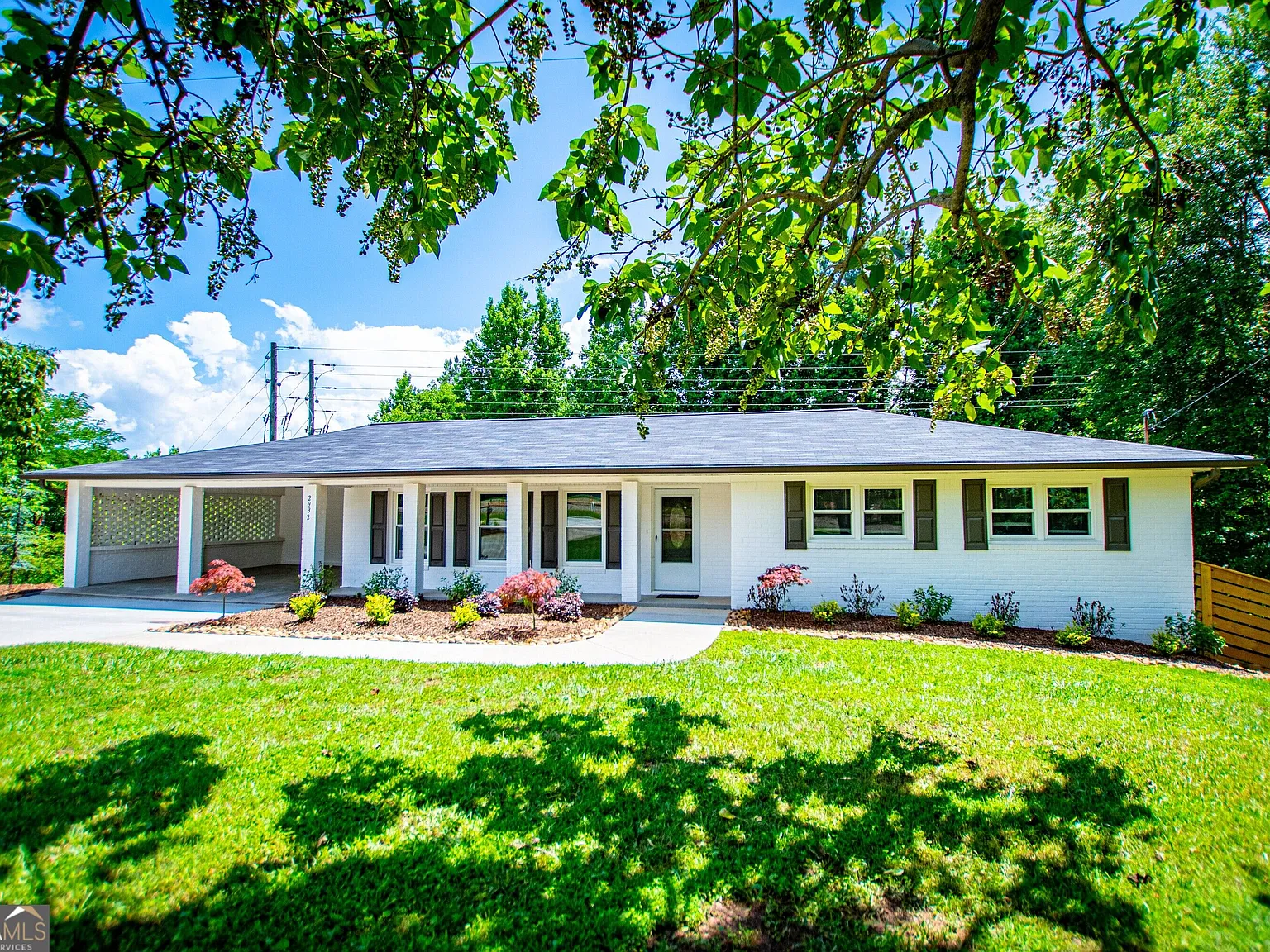 3 bed, 2.0 bath, 3316 sqft, $2,300 — Photo 4