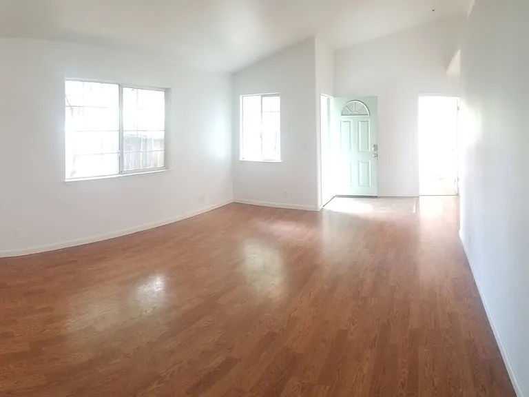 612 Laurel St — Photo 1