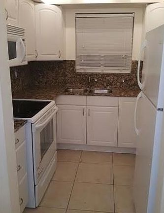 3rd image of 639 NE 10th Ave APT 101