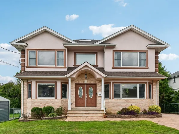 22 Arleigh Drive, Albertson, NY 11507