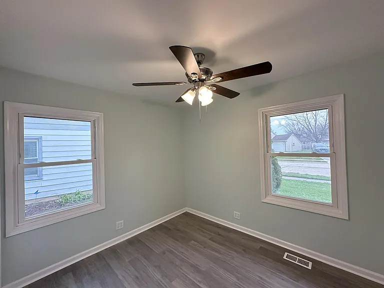 508 Kenyon Ave — Photo 18