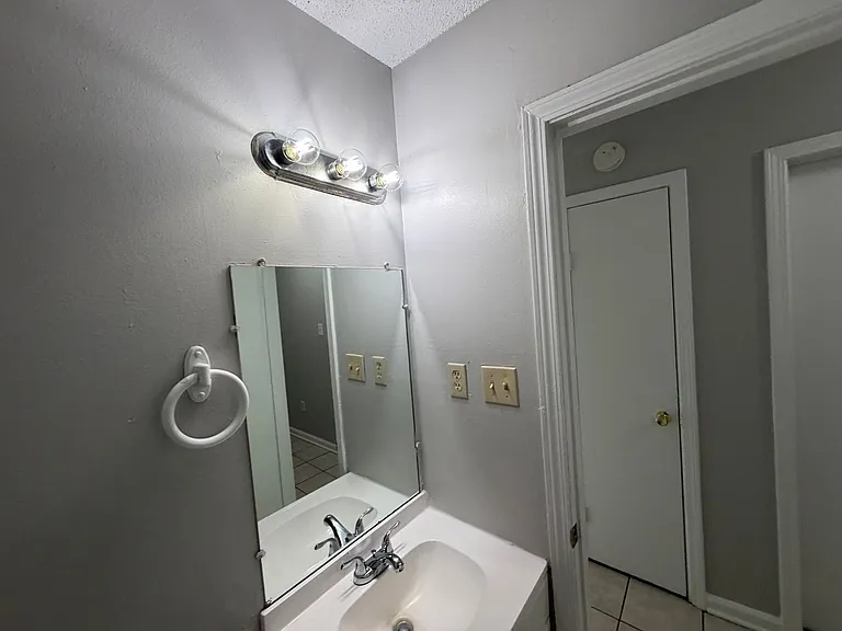5596 Karen Dr — Photo 20