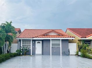 2122 W 53rd St, Hialeah, FL 33016