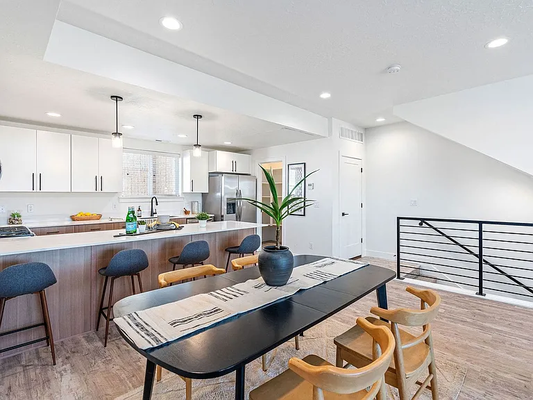 Central Heights Townhomes — Photo 11