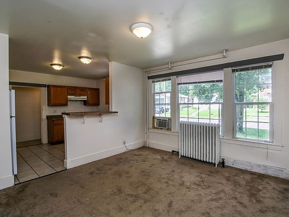 5th image of 1506 Rosemary Ln