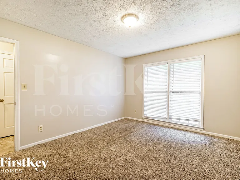 5659 Fern Creek Dr — Photo 15
