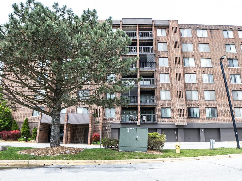 1st image of 500 Park Ave APT 323