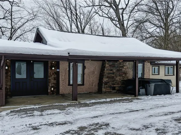 5796 State Route 250 NW, Beach City, OH 44608