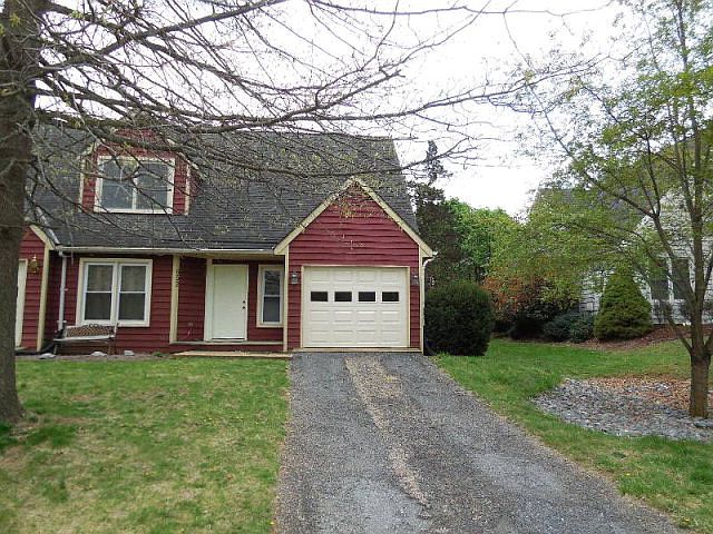 1st image of 652 White Oak Cir