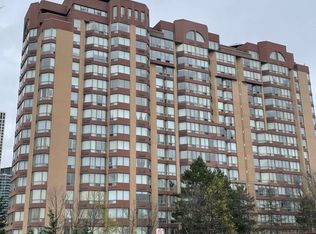 25 Fairview Rd W UNIT 303, Mississauga, ON L5B 3Y8