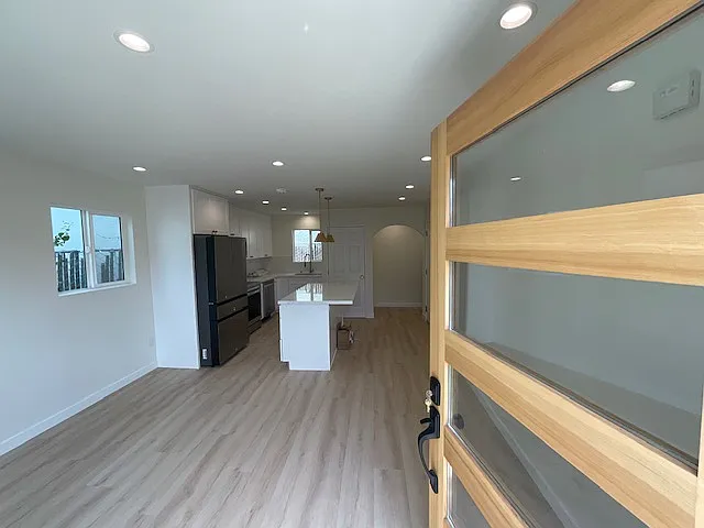 2 bed, 1200 sqft, $4,150 — Photo 4