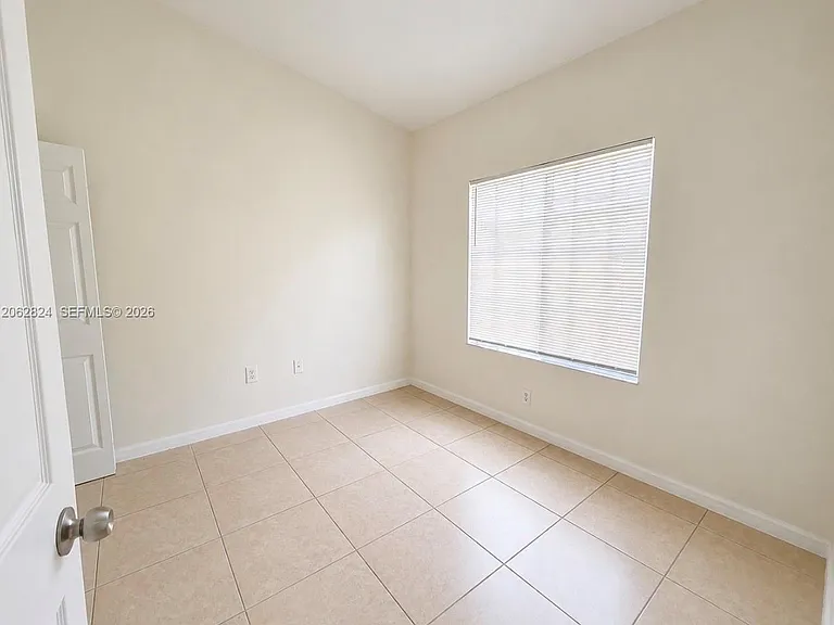 3864 SW 48th Ave #3864 — Photo 5