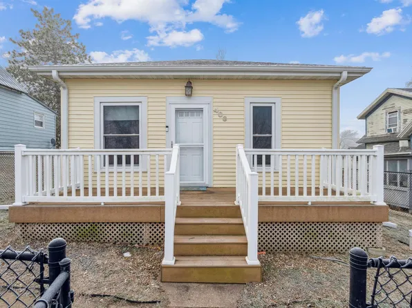 403 3rd St, Traer, IA 50675