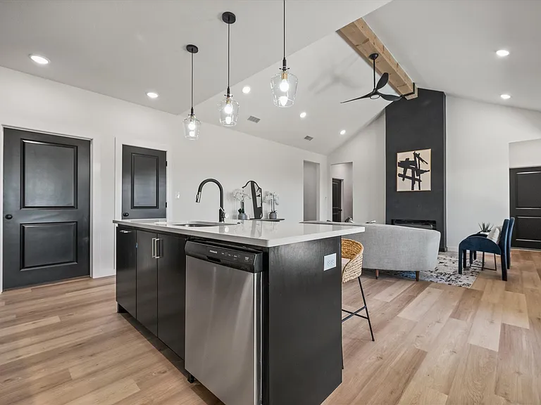14408 Kenosha Dr — Photo 3