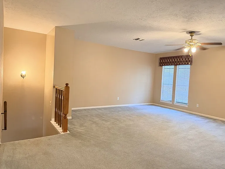 16042 Pinyon Creek Dr — Photo 27