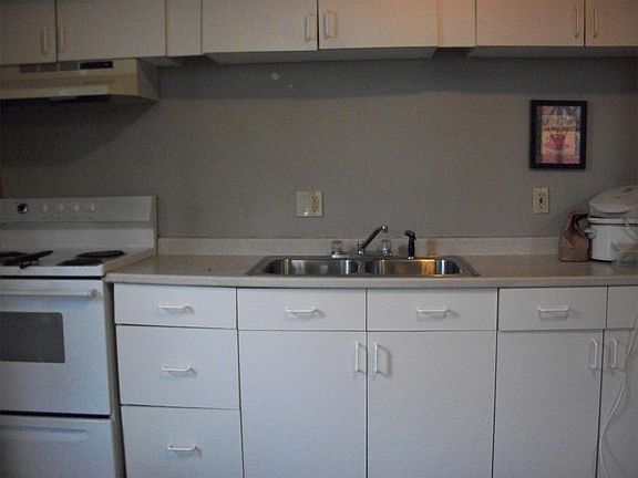 4th image of 1948 Green St APT 2