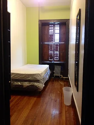 Rented by Perry Associates NYC Inc | media 2