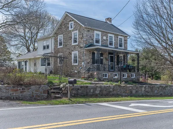 5886 Kings Hwy S, Zionsville, PA 18092