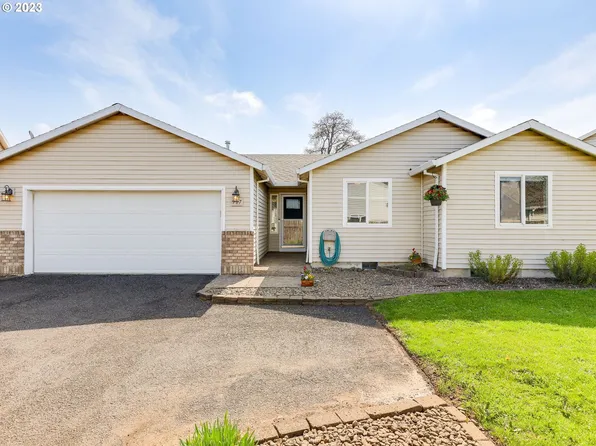 717 Mary Dr, Molalla, OR 97038