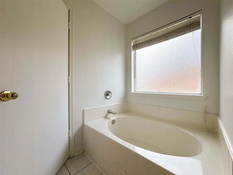 3209 Wheatmeadow Ct — Photo 16