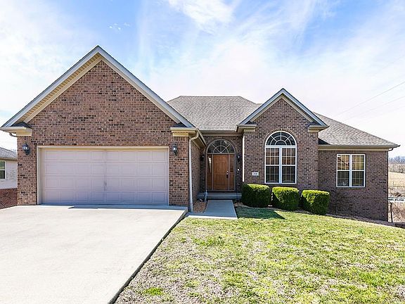 3rd image of 208 Percheron Dr