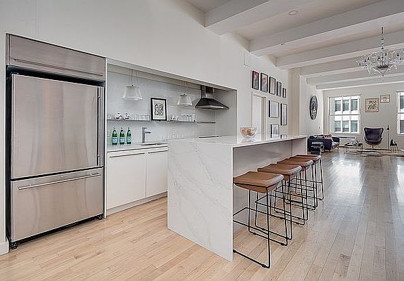 4th image of 15 Broad St APT 714