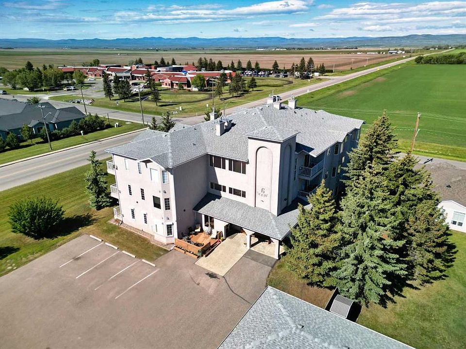 1st image of 6 E Skyline Cres #102