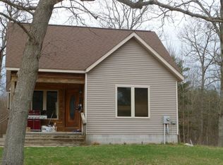 6333 S 142nd Ave, Rothbury, MI 49452