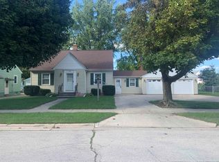 1585 Cedar St, Green Bay, WI 54302