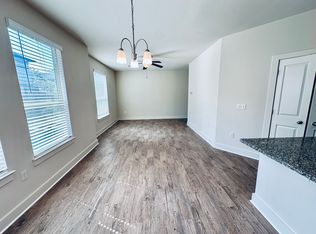 2216 Creekside Ln APT B, Georgetown, TX 78626