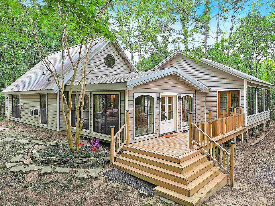 1st image of 3836 Lillian Ln