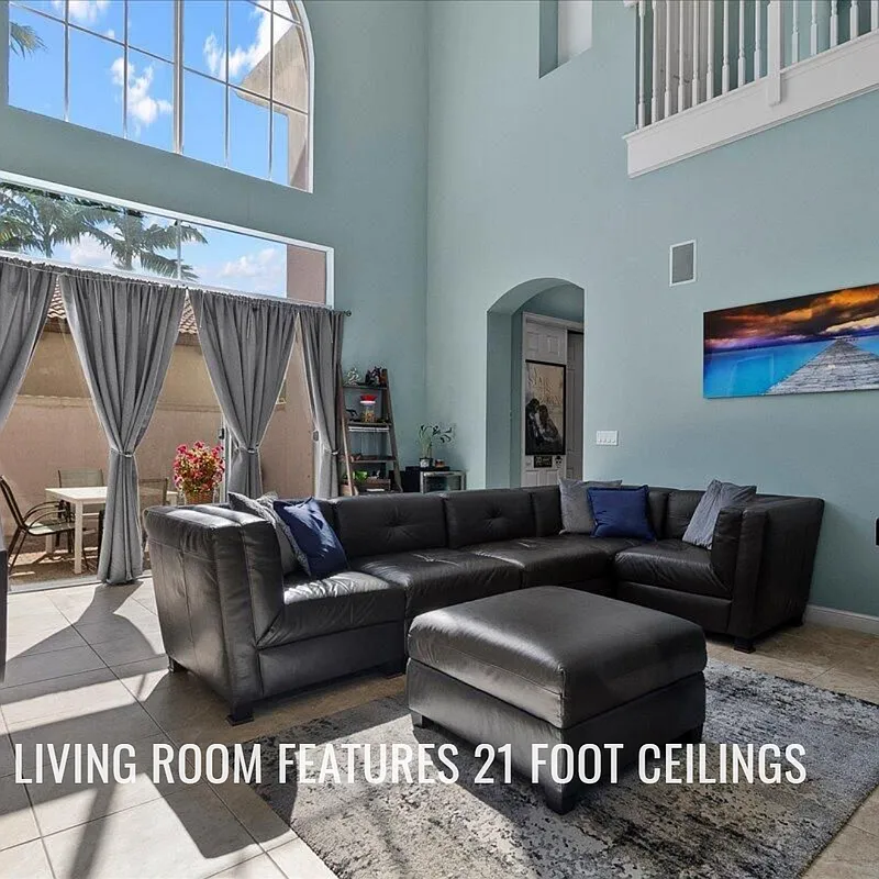 4 bed, 4.0 bath, 2770 sqft, $5,000 — Photo 3